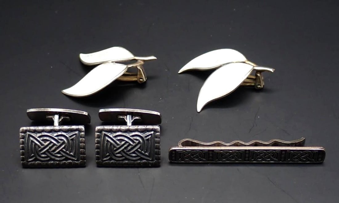 David Anderson, Norway, Sterling Silver Articles: incl.: cufflink & tie bar set; pair of enamel clip on earrings
