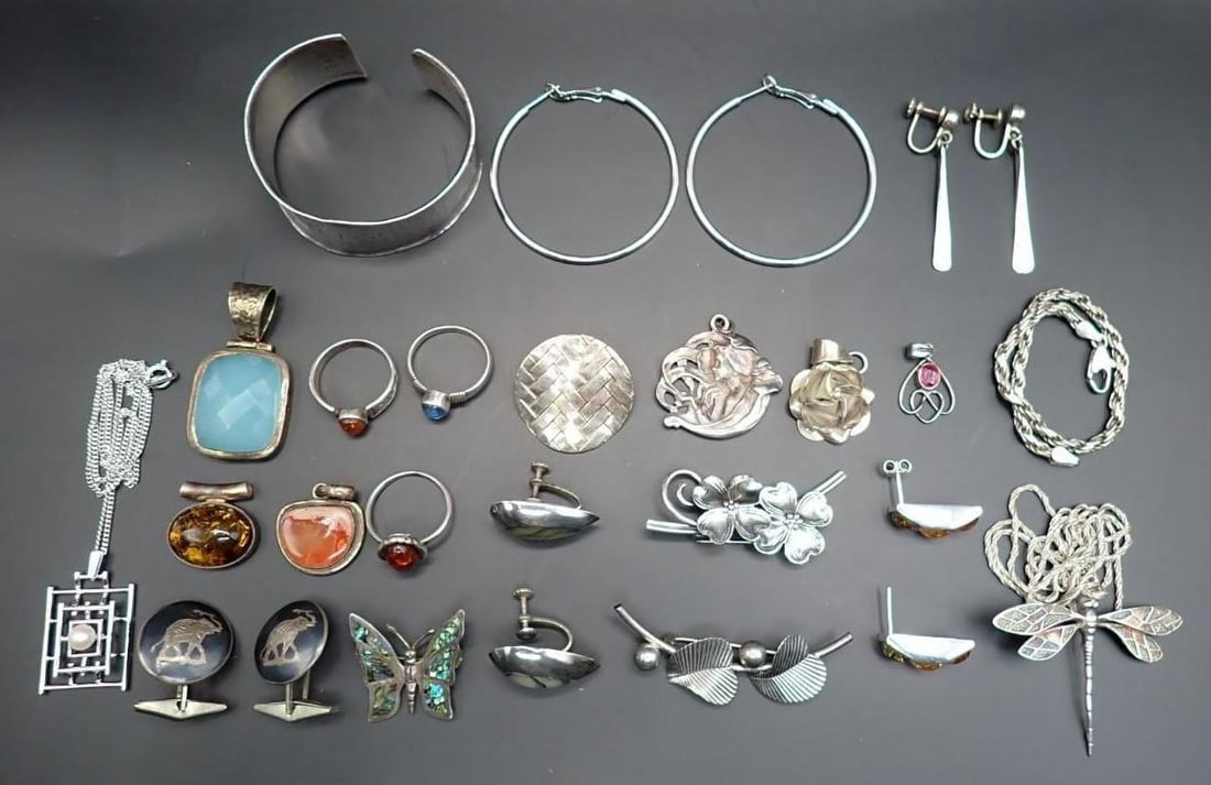 (23) Sterling Silver Jewelry Articles: 143.7 grams total weight