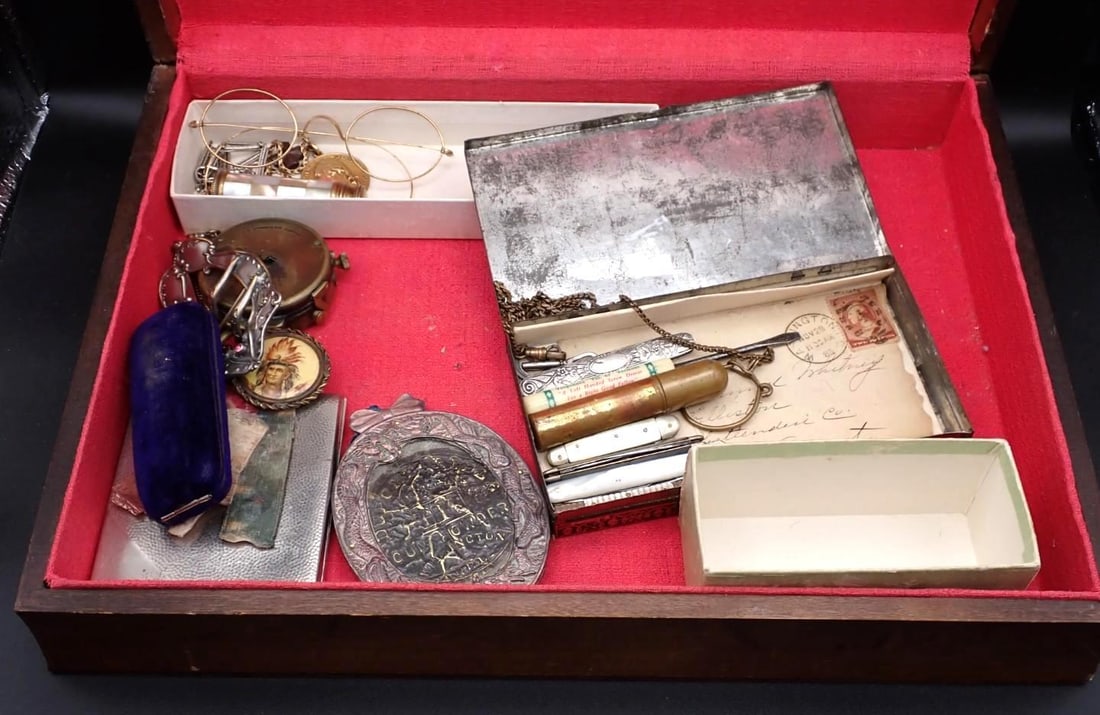 Collectibles Lot - 4