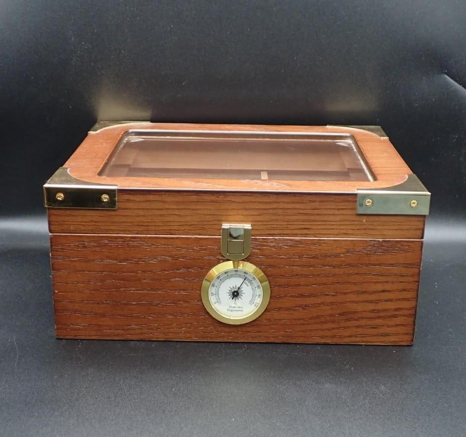 Oak Humidor with beveled glass (1 of 3)