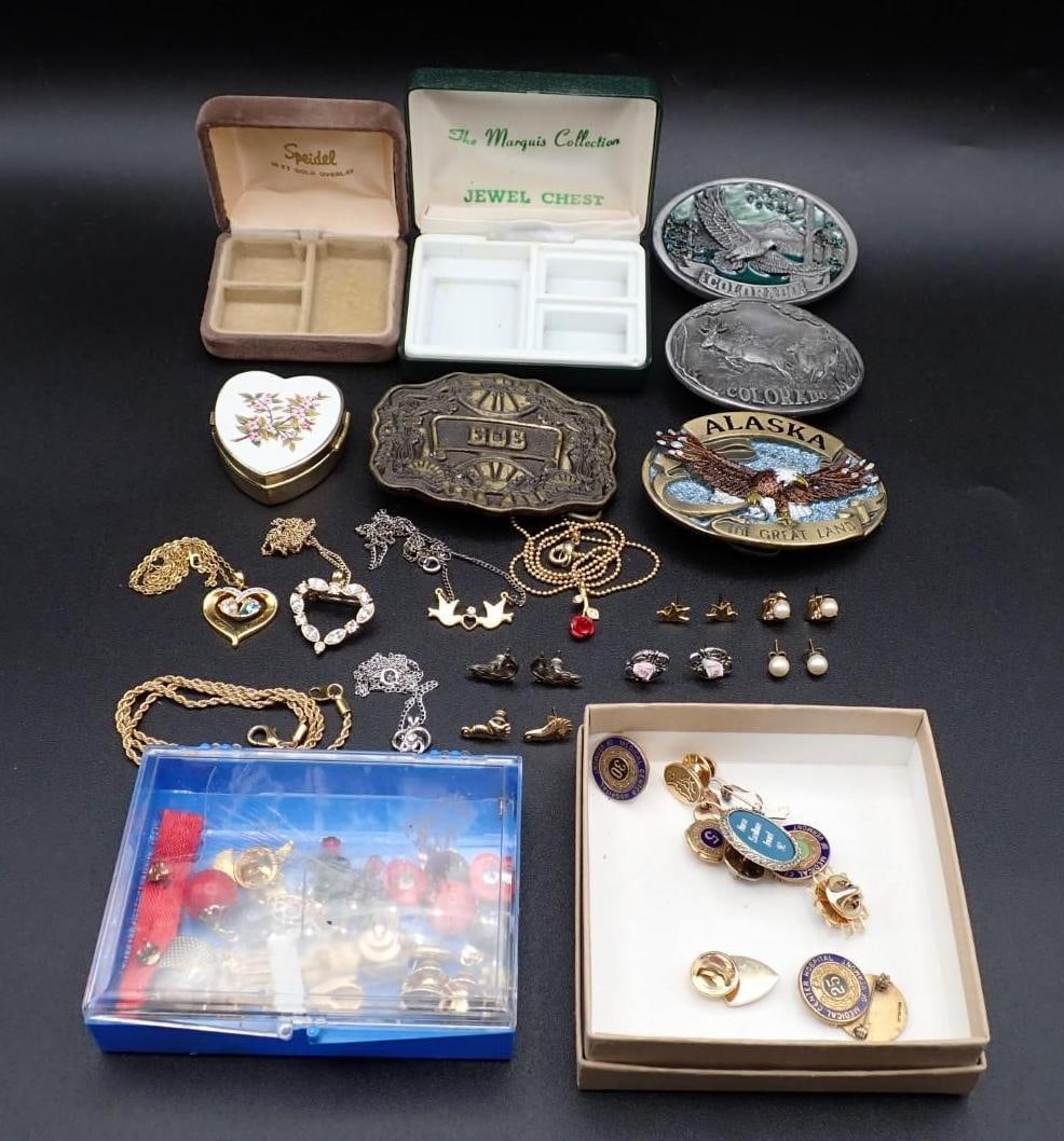 Tray of Jewelry & Collectibles: Tray of Jewelry & Collectibles