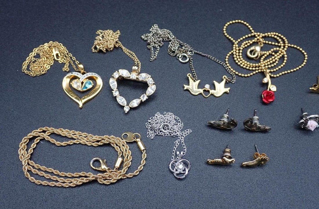 Tray of Jewelry & Collectibles - 6