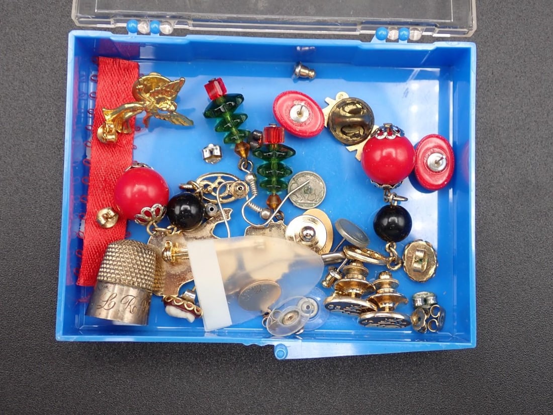 Tray of Jewelry & Collectibles - 9
