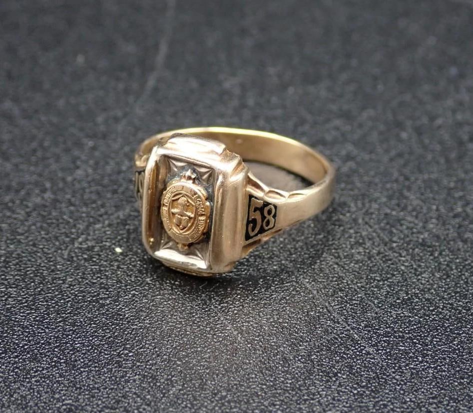 10K Yellow Gold Montpelier High School 1958 Class Ring: 3.16 grams; size 5.75