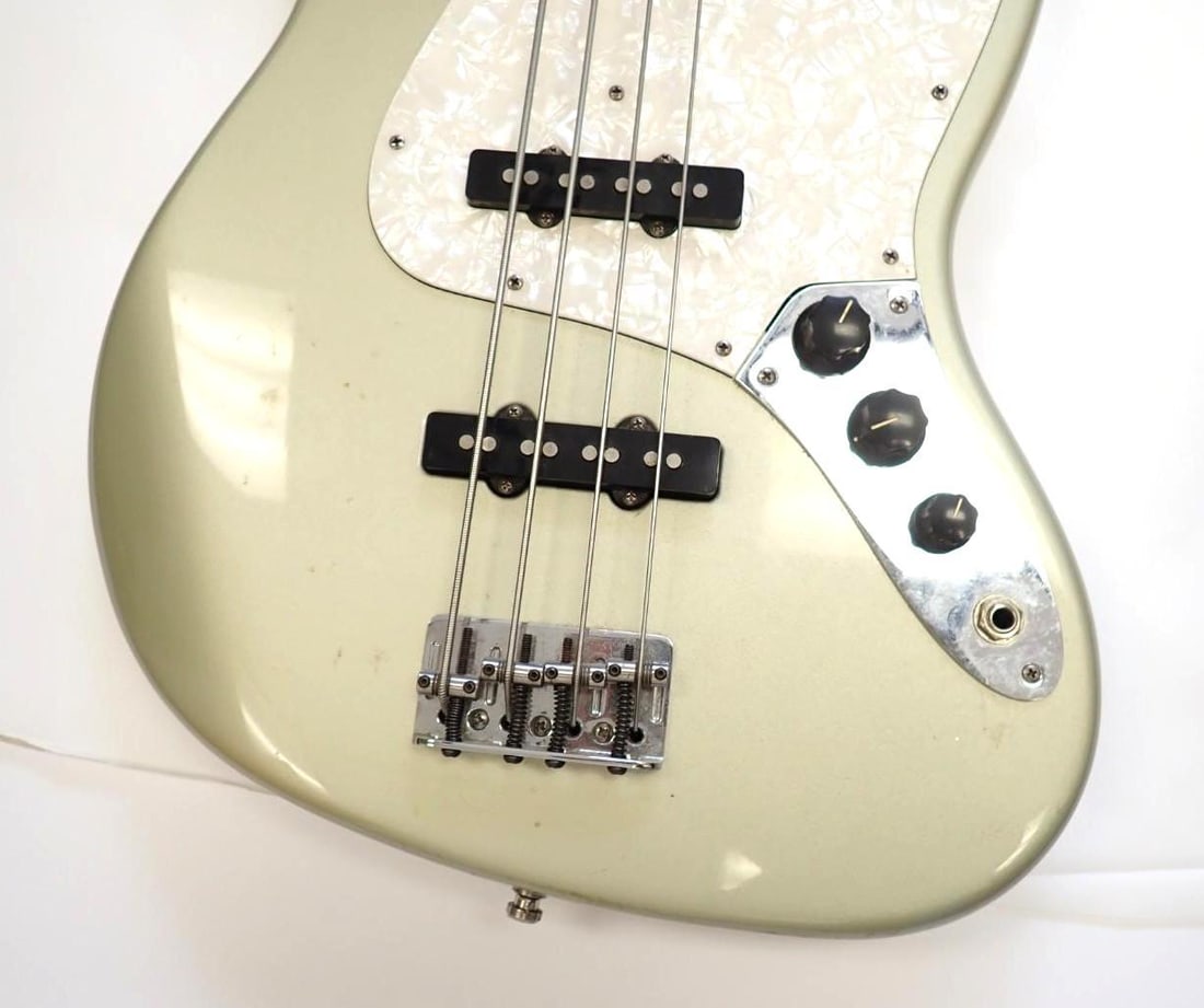 Fender Jazz Bass - 3