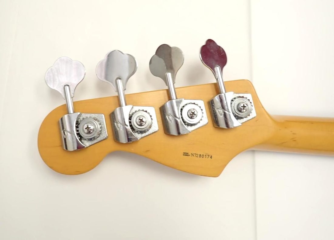 Fender Jazz Bass - 8