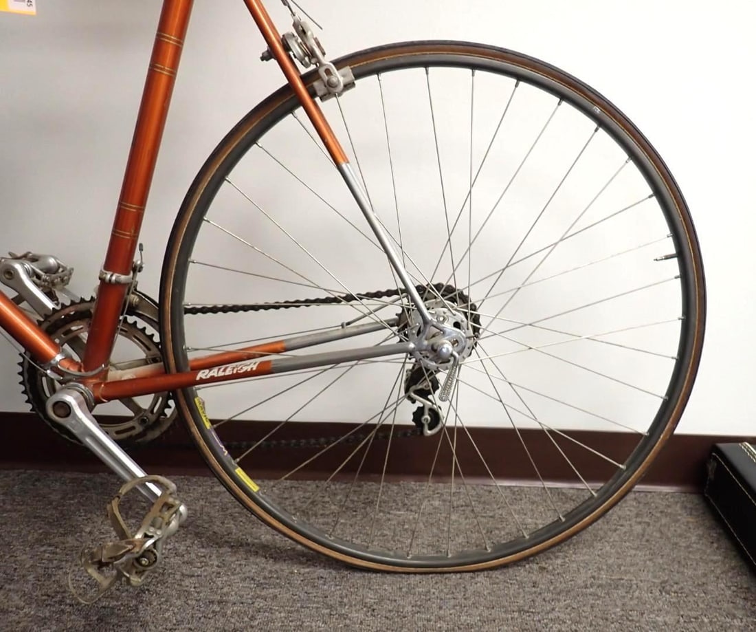 Vintage Raleigh International 12 Speed Road Bike - 13