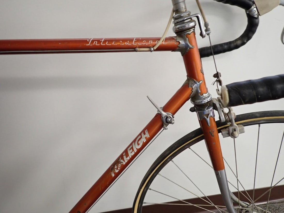 Vintage Raleigh International 12 Speed Road Bike - 3