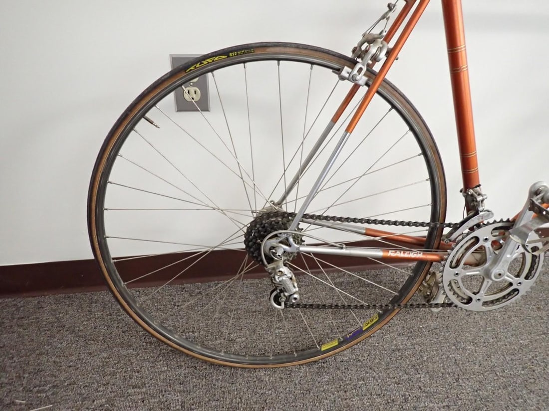 Vintage Raleigh International 12 Speed Road Bike - 5