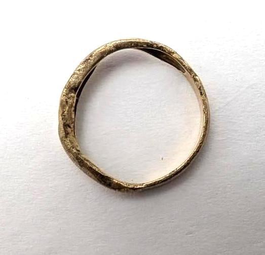 10K Yellow & White Gold and Diamond Ring - 4