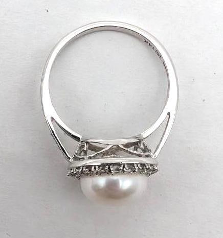 14K White Gold, White Topaz and Pearl Ring - 3