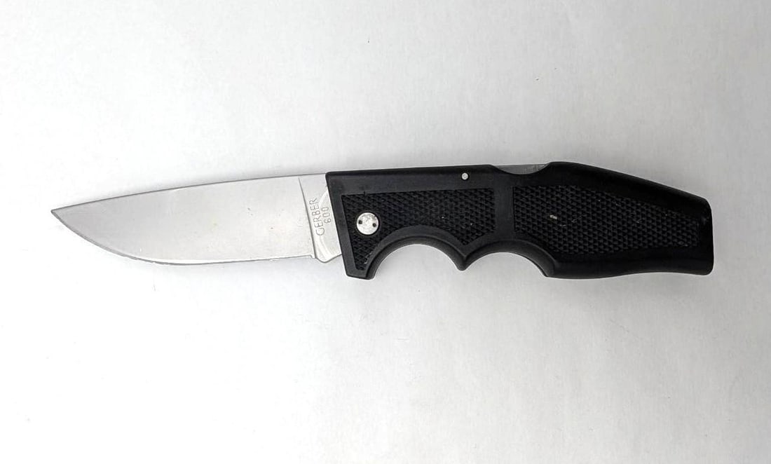 (5) Folding Knives - 12