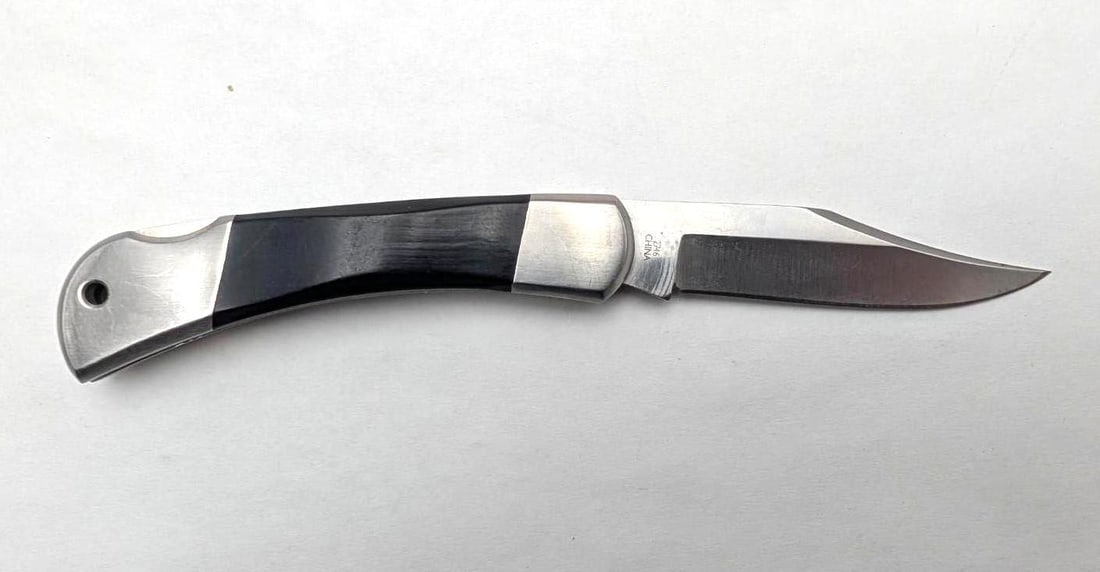 (5) Folding Knives - 8