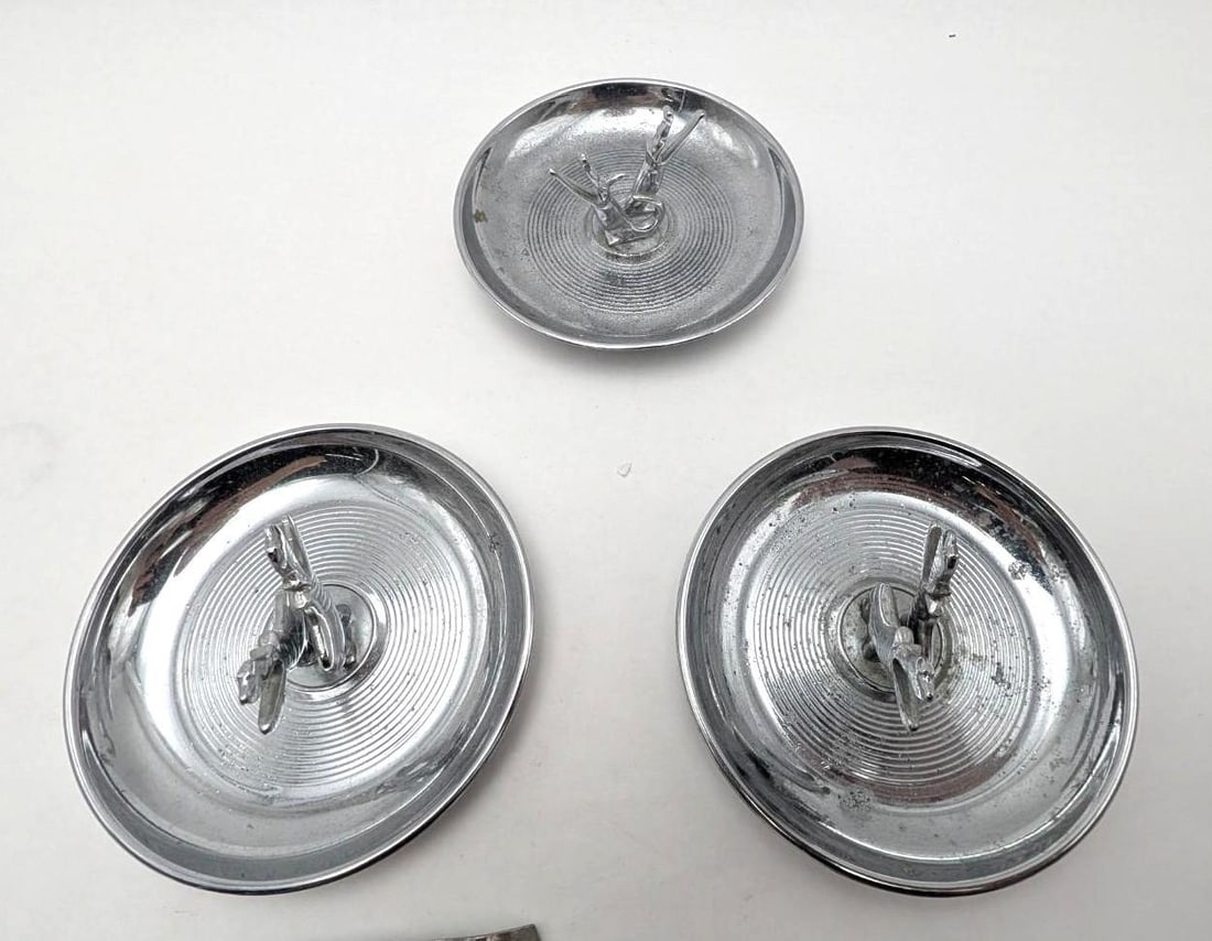 (3) Mid Century Modern Diecasters "Pincherette" Chrome Ashtrays - 2