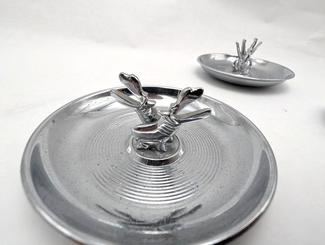 (3) Mid Century Modern Diecasters "Pincherette" Chrome Ashtrays - 5