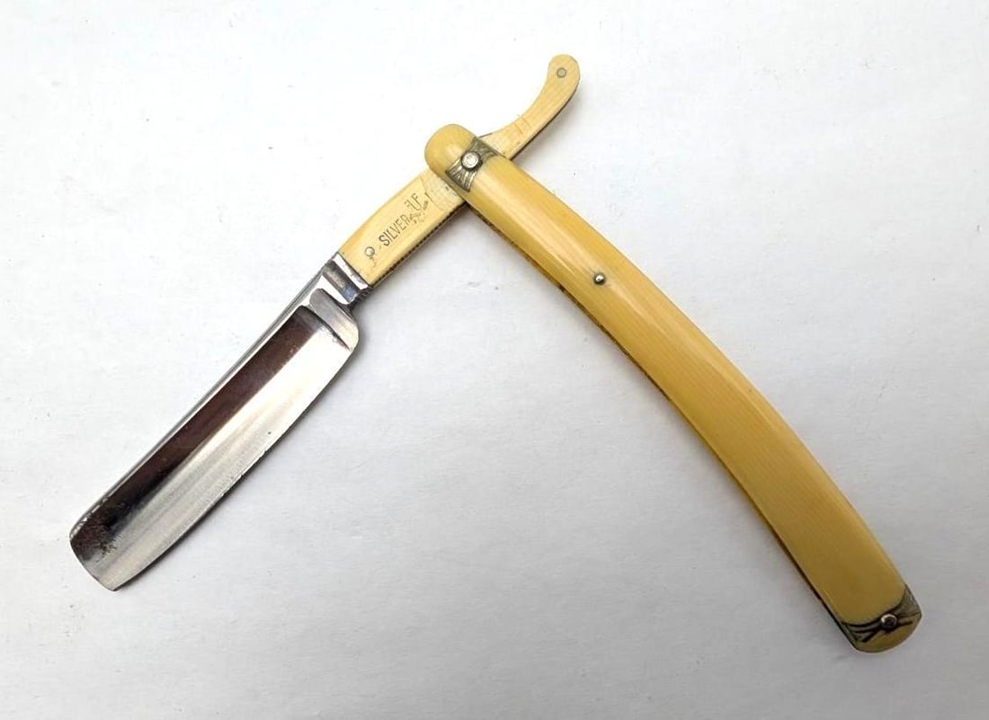 (7) Good Antique Straight Razors in boxes - 9