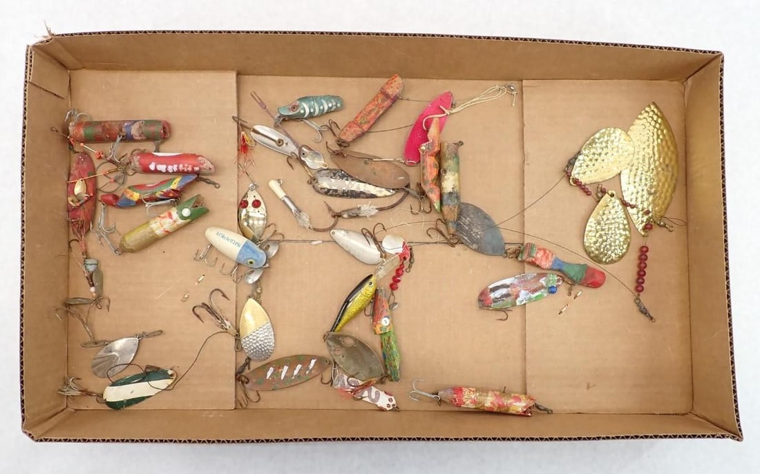 (30) Vintage Fishing Lures: (30) Vintage Fishing Lures