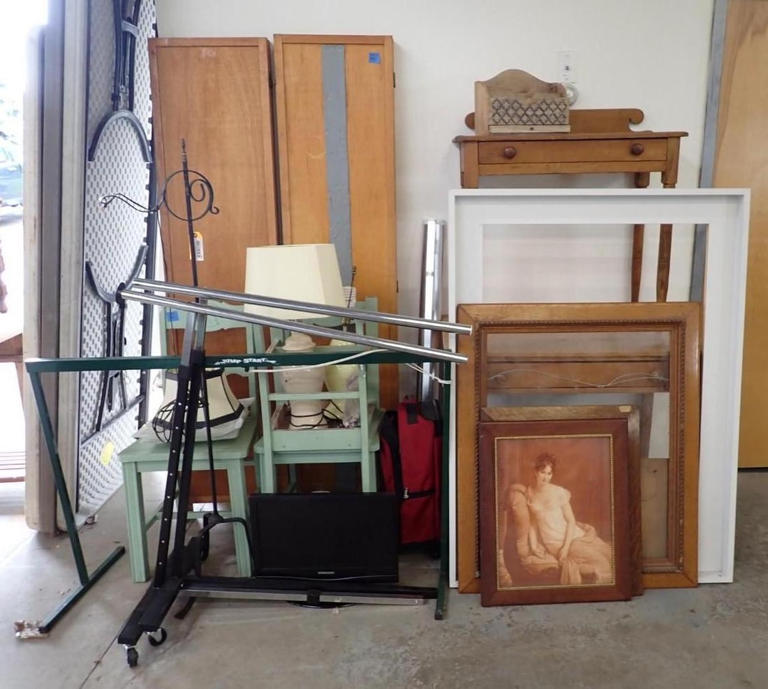 Furniture and Decorative Accessories (1 of 7)