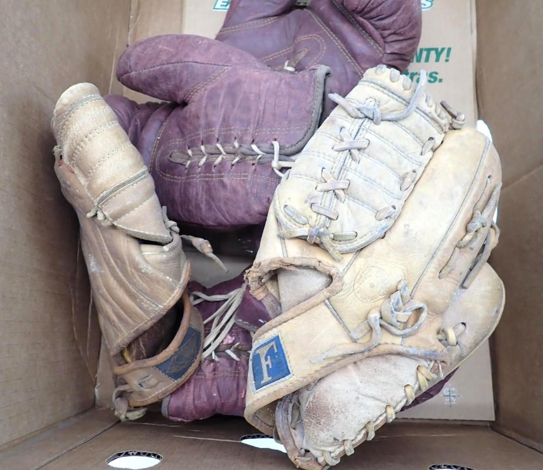 Vintage Baseball Mitts & Boxing Gloves - 2