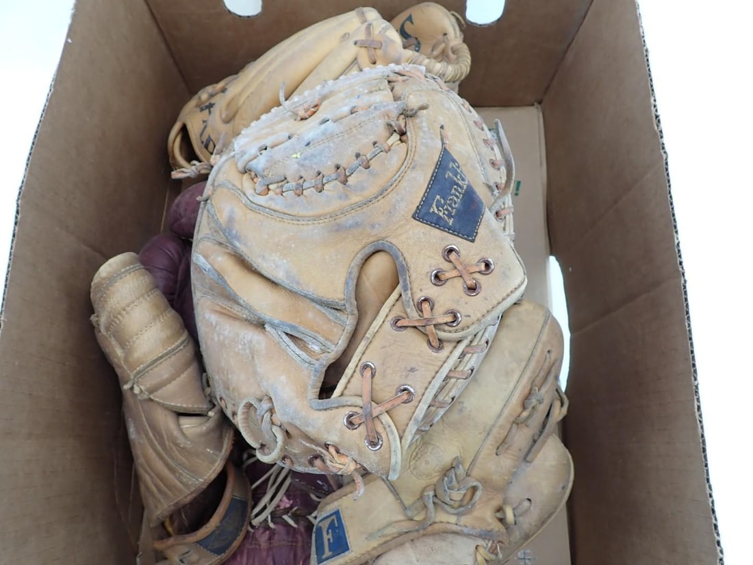 Vintage Baseball Mitts & Boxing Gloves - 4