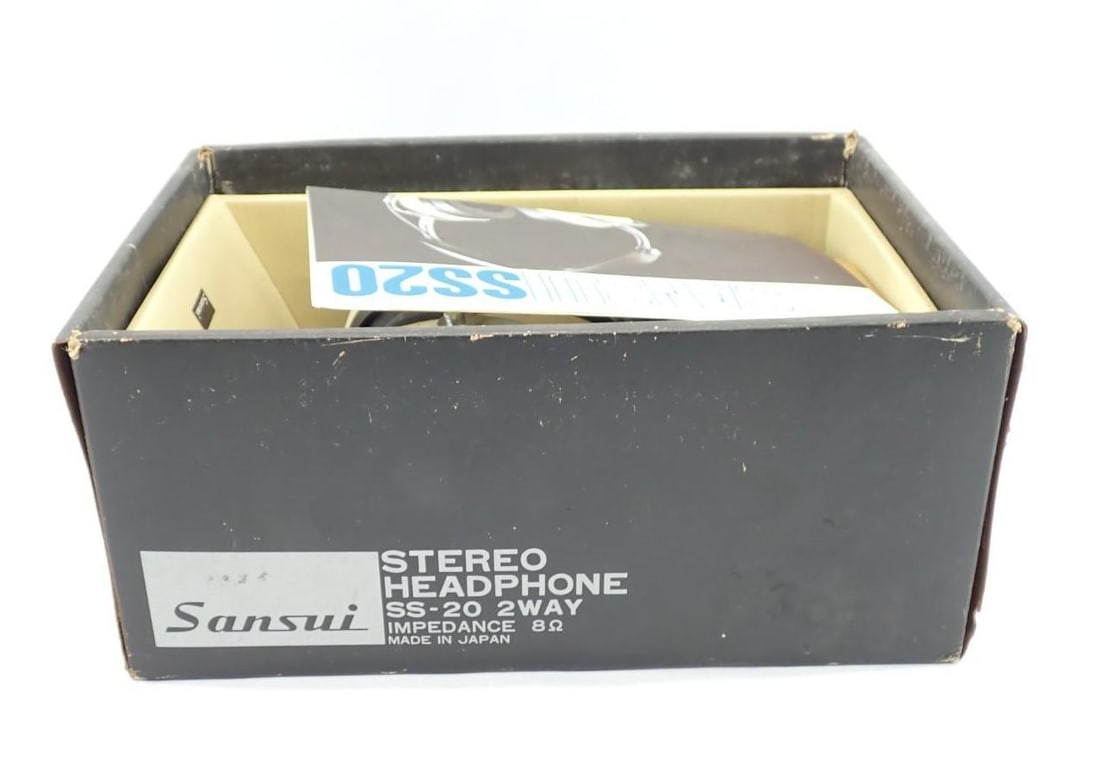 Pair of Vintage Sansui SS-20 Two Way Stereo Headphones: Pair of Vintage Sansui SS-20 Two Way Stereo Headphones