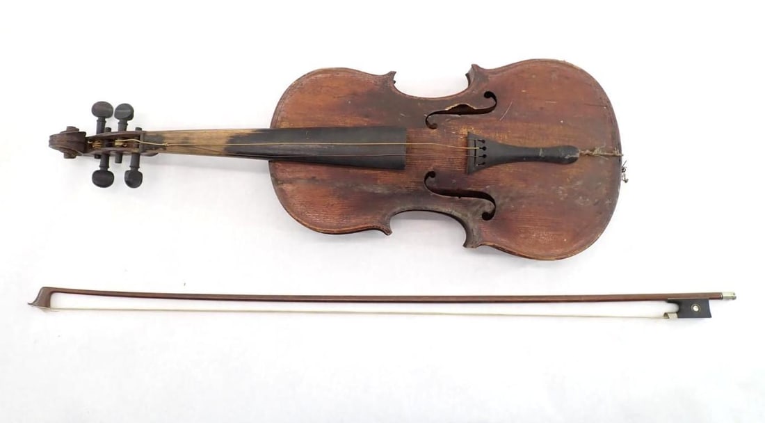 Early Violin with E. Martin Tourte Model Bow: Early Violin with E. Martin Tourte Model Bow