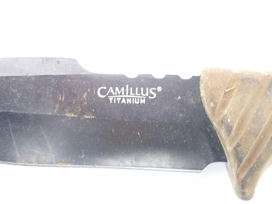 (7) Fixed Blade and Folding Knives - 13