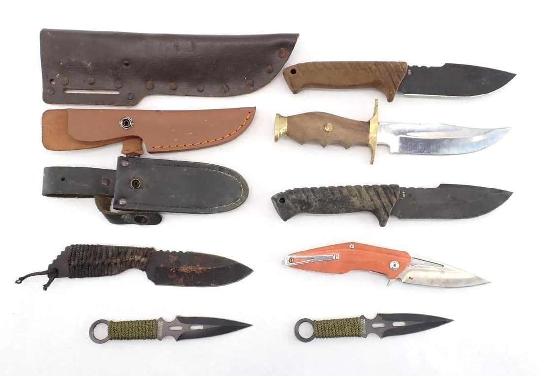 (7) Fixed Blade and Folding Knives: (7) Fixed Blade and Folding Knives