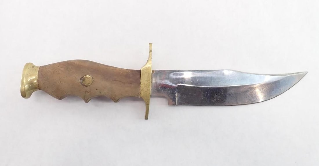 (7) Fixed Blade and Folding Knives - 20