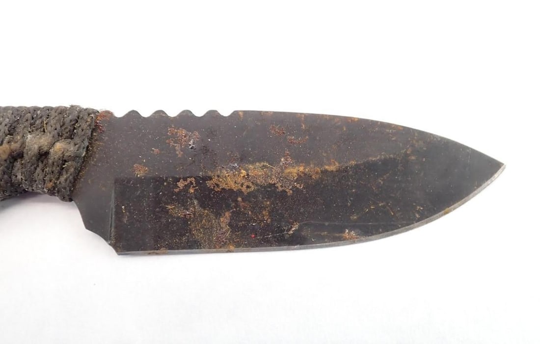 (7) Fixed Blade and Folding Knives - 7