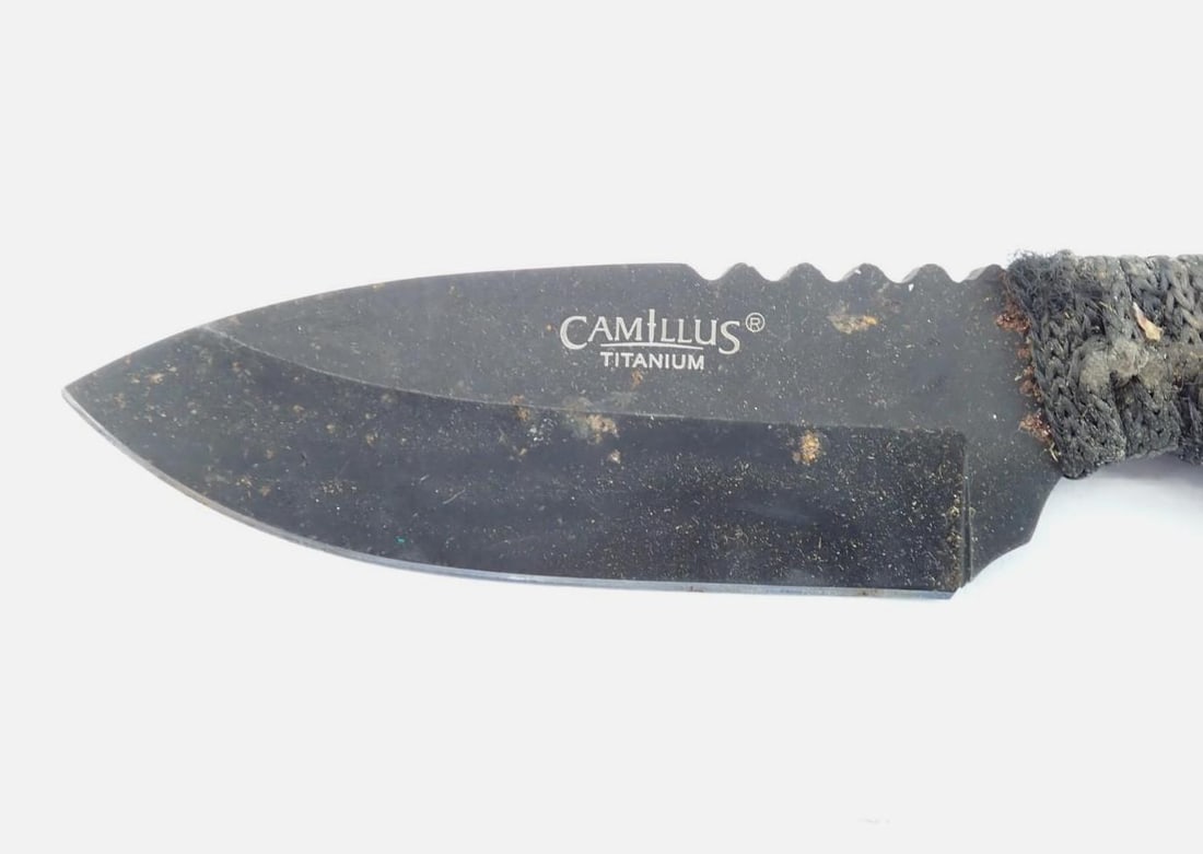 (7) Fixed Blade and Folding Knives - 9