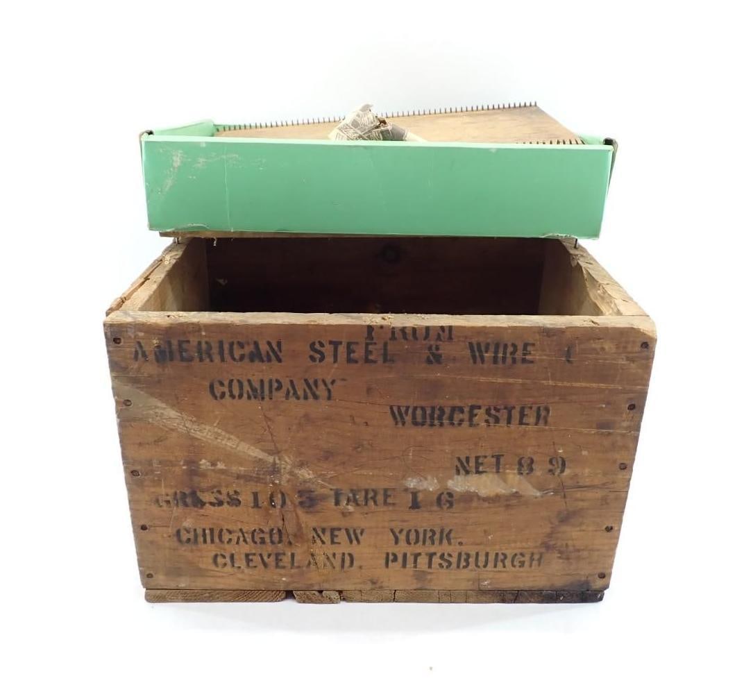 Vintage Gearhart's Knitting Machine and Accessories: Vintage Gearhart's Knitting Machine and Accessories