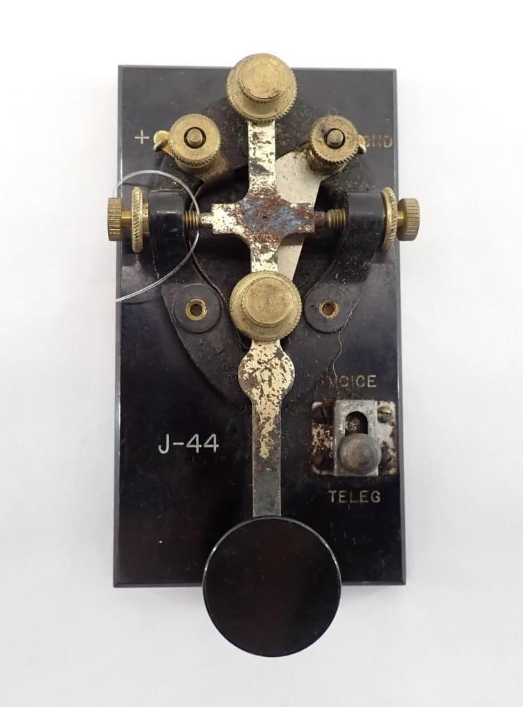 U.S. WWII J-44 Telegraph Key (1 of 3)
