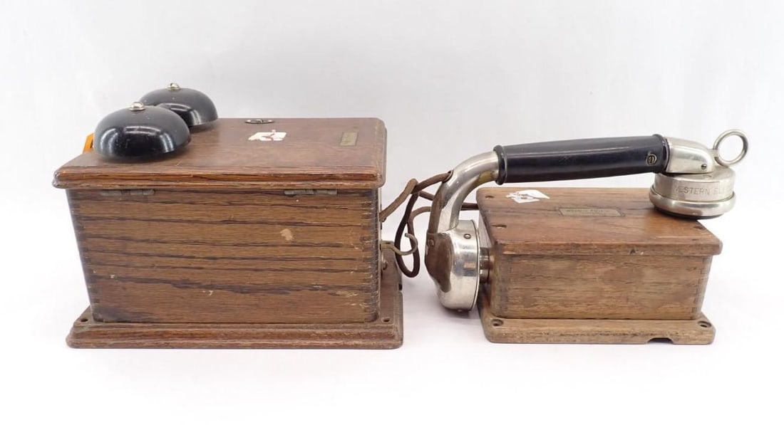 Vintage Western Electric Oak Case Telephone: Vintage Western Electric Oak Case Telephone