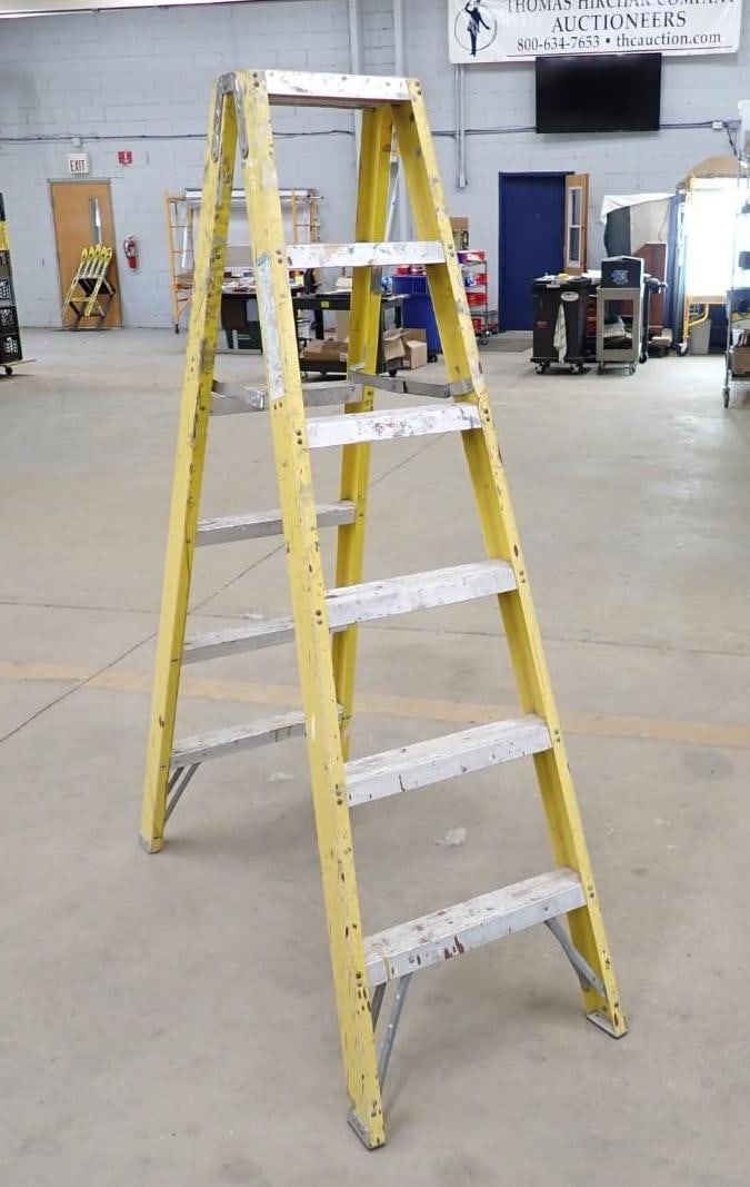 6' Fiberglass Step Ladder - 2