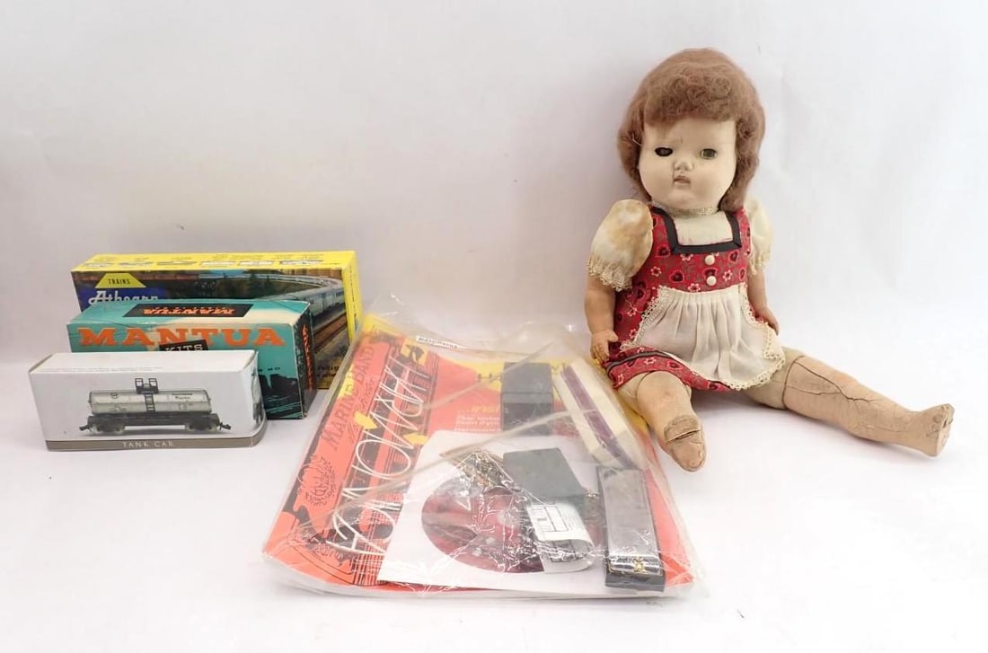 Collectibles Lot - 15