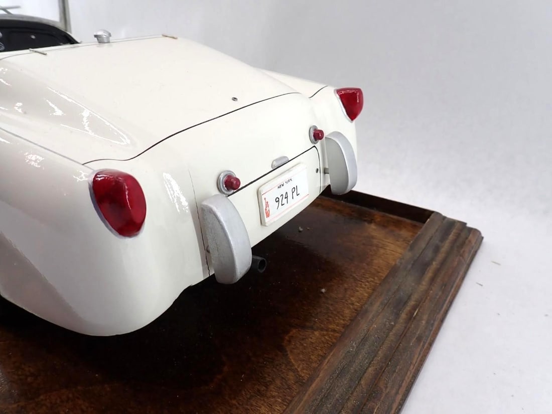 Painted Wood Model Triumph TR3 Convertible - 4