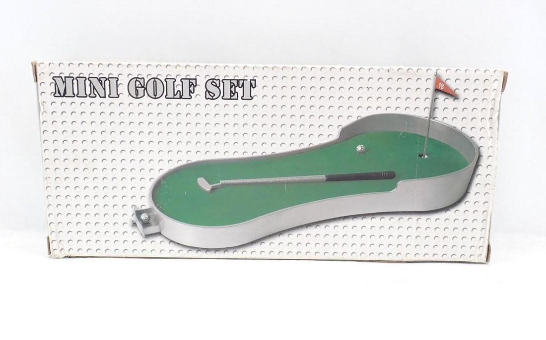 (11) Golf Theme Figures and Collectibles - 11