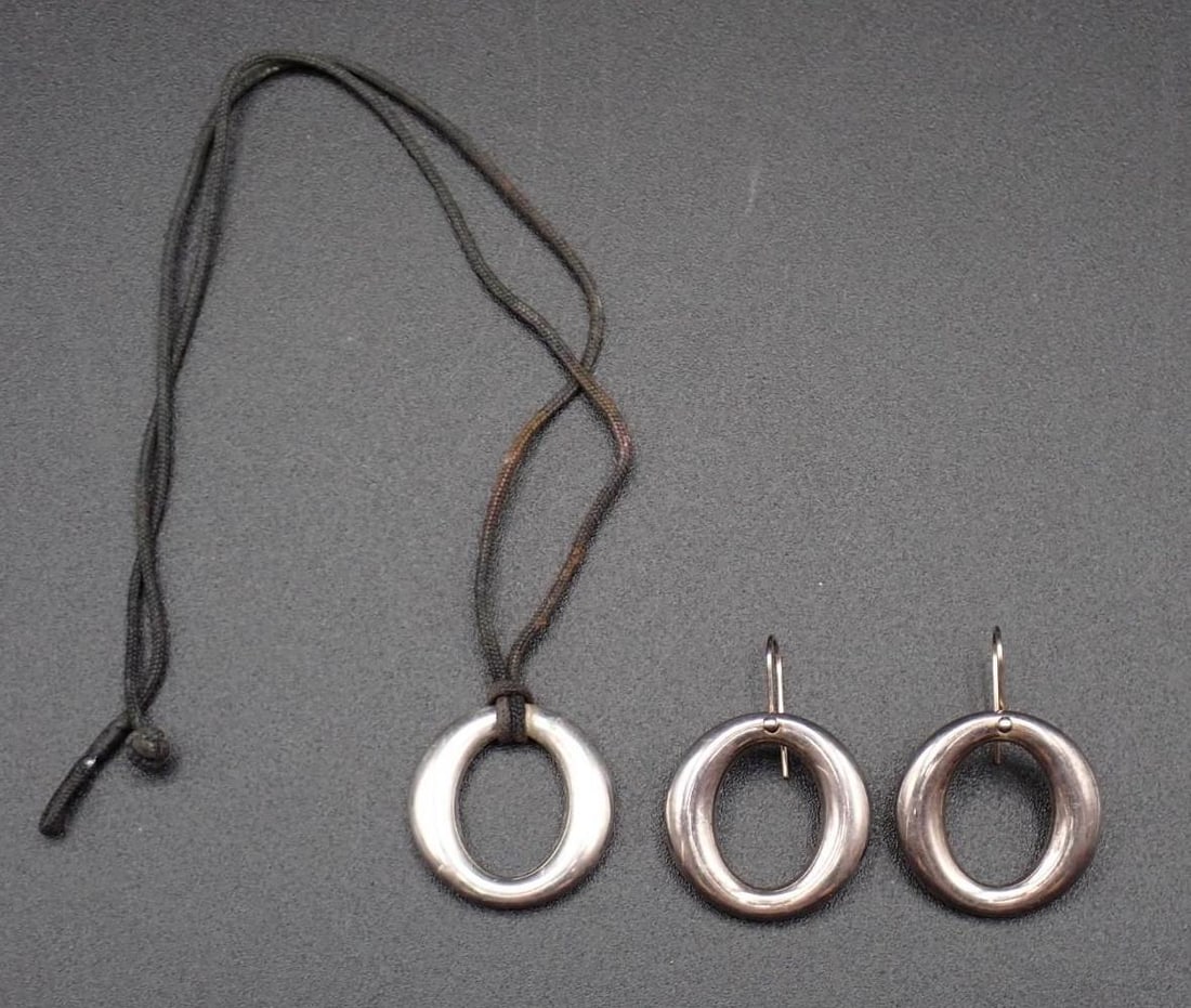 Tiffany Paloma Picasso Sterling Silver Earring & Necklace Set: each piece being 24mm in width, 15.26 grams