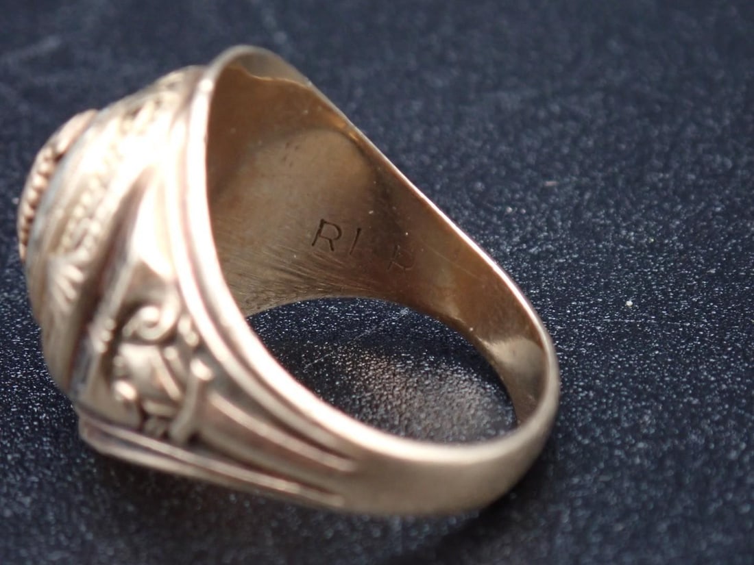 10K Yellow Gold Class Ring - 3