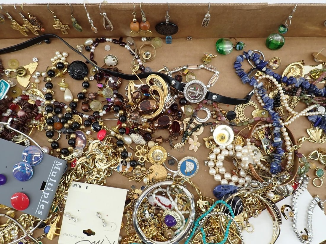 Tray of Costume Jewelry - 4