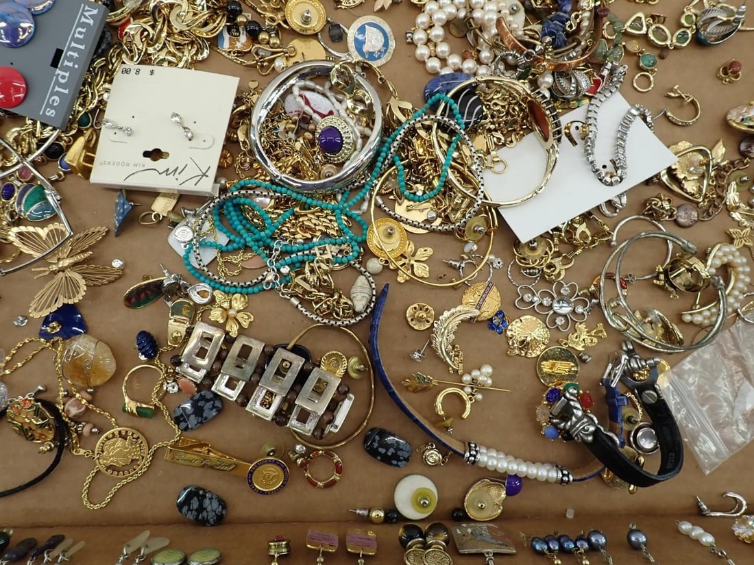Tray of Costume Jewelry - 5