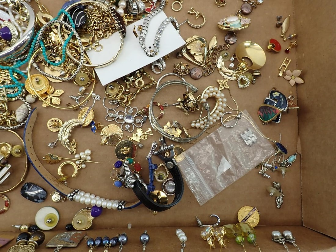 Tray of Costume Jewelry - 6
