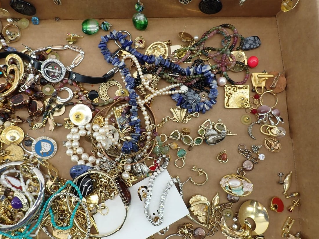 Tray of Costume Jewelry - 7