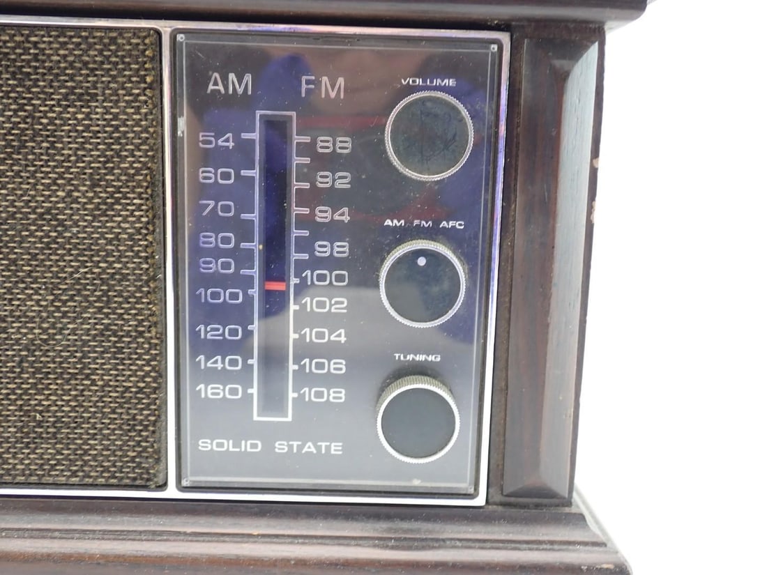 Vintage Philco-Ford AM-FM Radio - 3