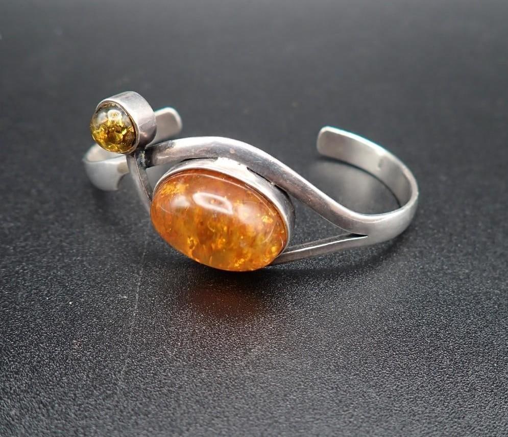 Sterling Silver & Amber Bracelet: 7", 24.5 grams total weight