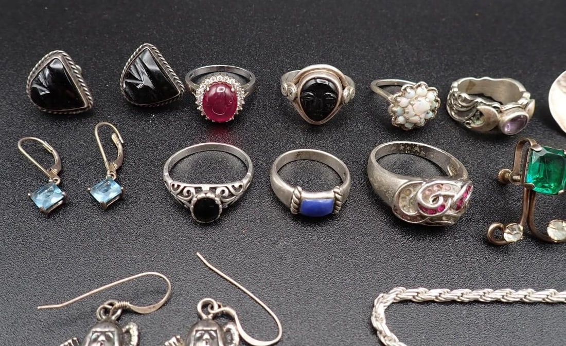 (21) Sterling Silver Jewelry Articles - 2