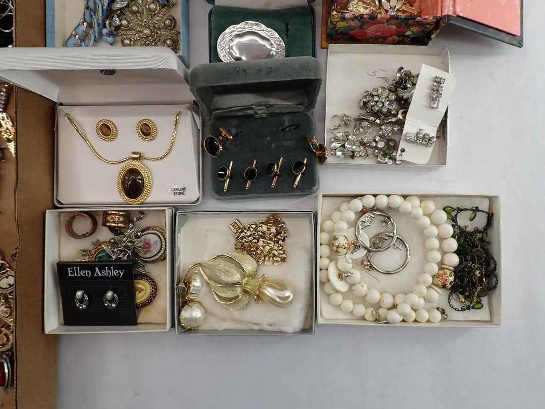 Tray of Costume Jewelry - 8
