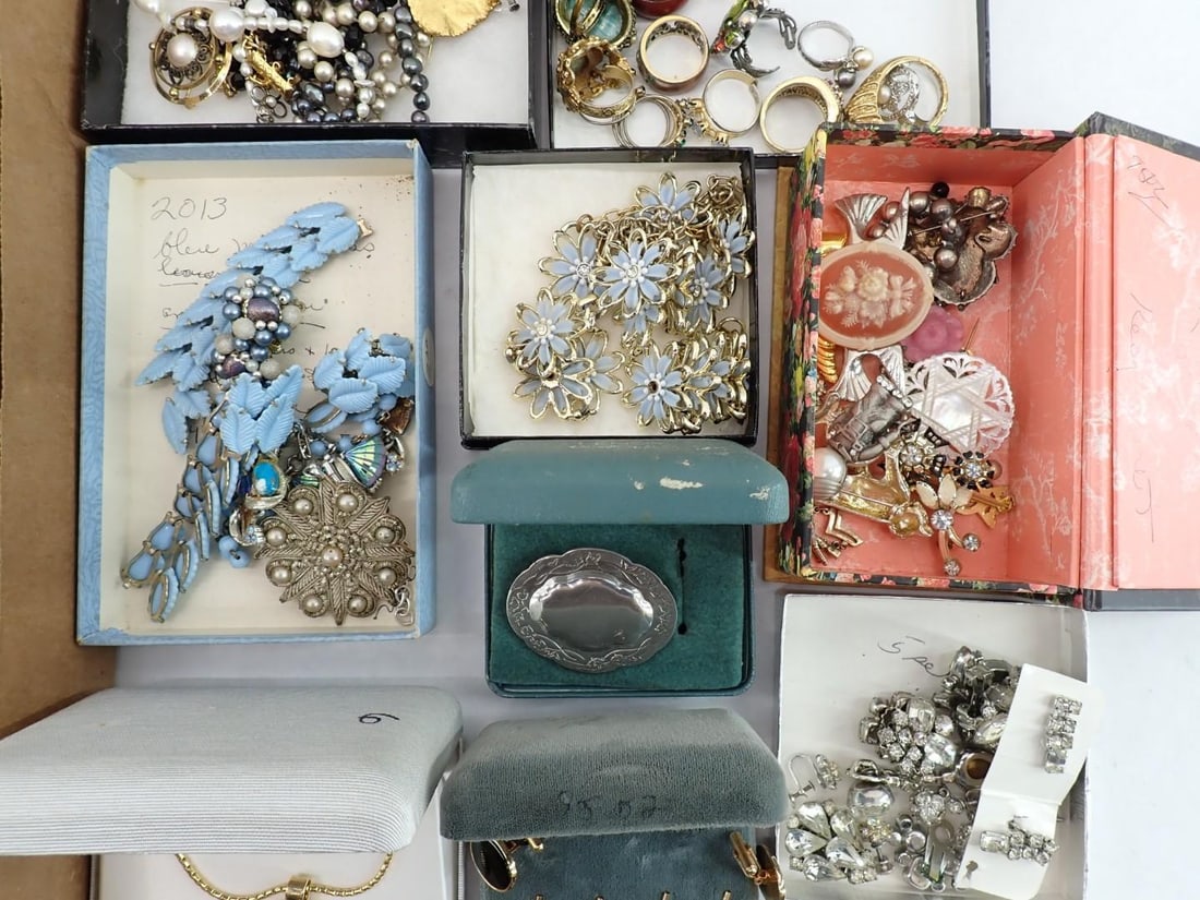 Tray of Costume Jewelry - 9