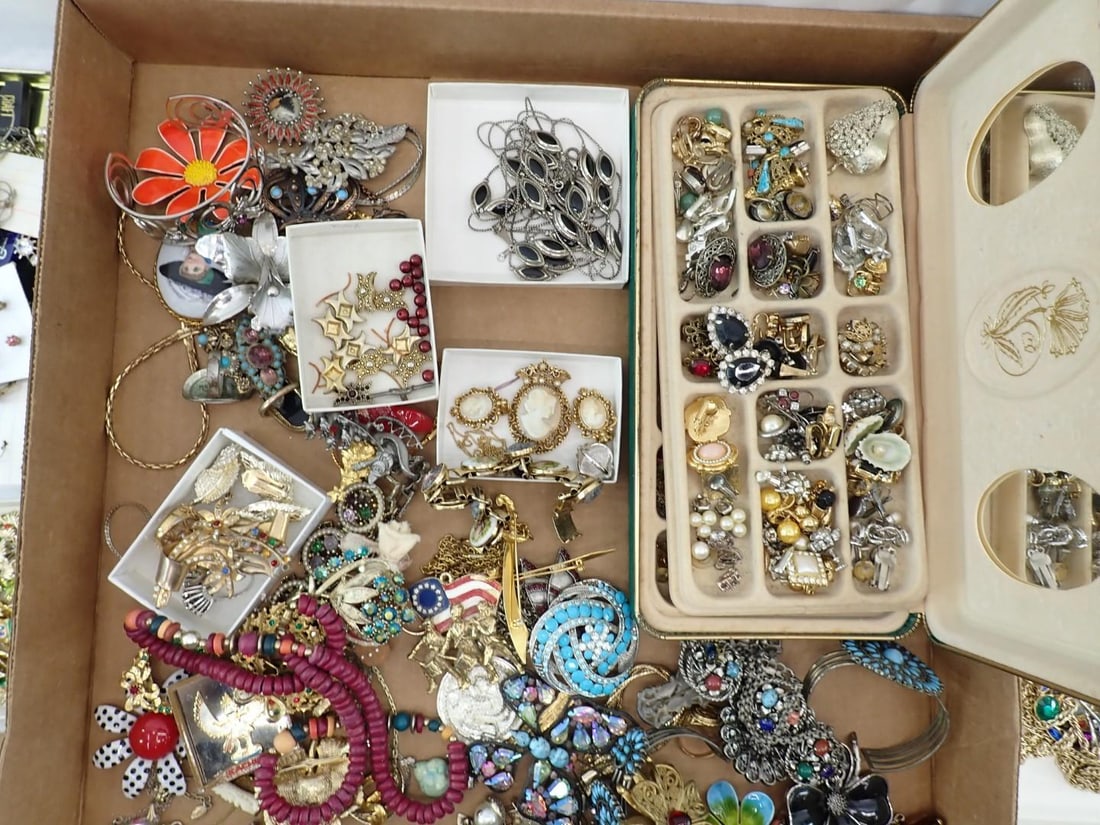 Tray of Costume Jewelry - 4